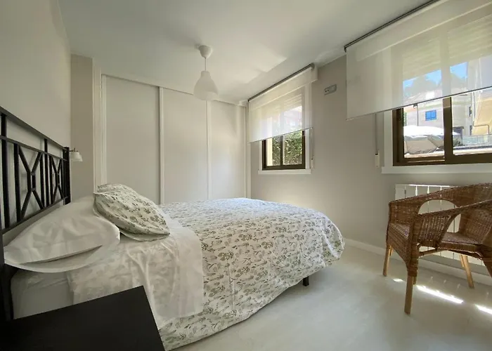 Housingcoruna Playa 02 *